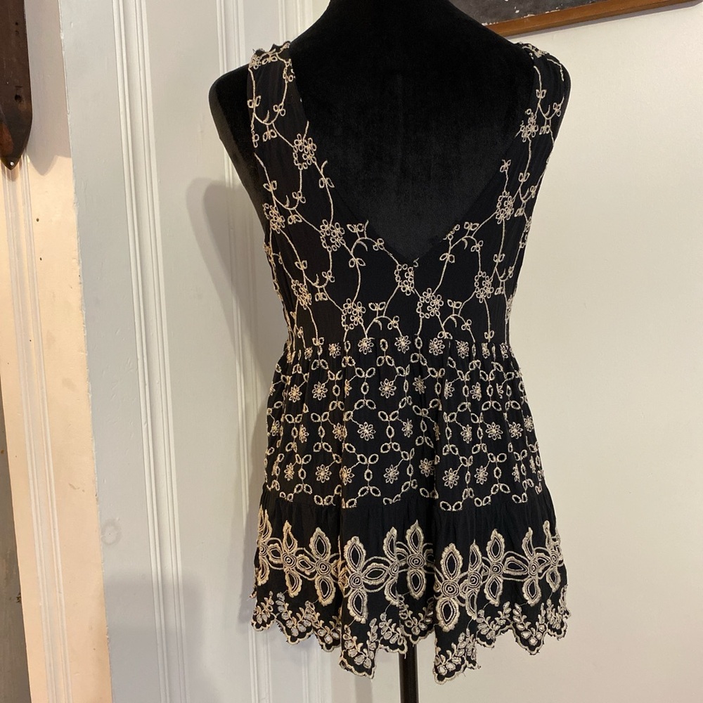 American Eagle Outfitters Black boho floral eyelet embroidered top women’s XS